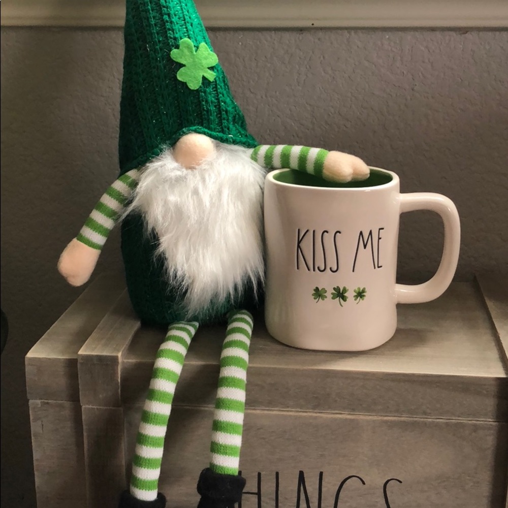Kiss me Rae Dunn mug!
